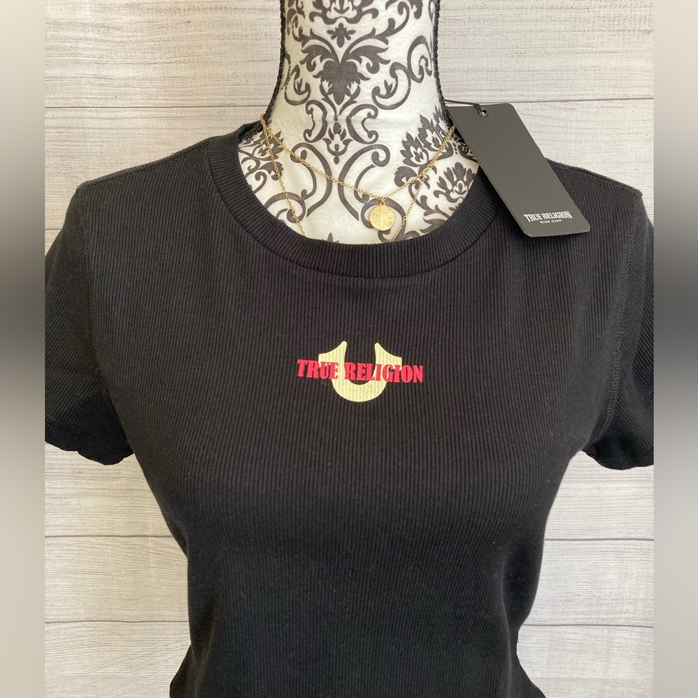 True Religion | NWT Women’s Baby Tee Ribbed Crop Top - Picture 2 of 8